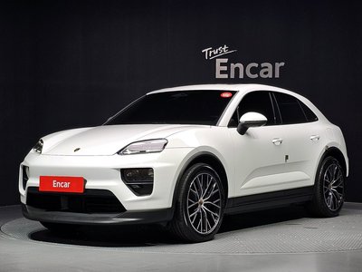 2025 Porsche MACAN — фото 1