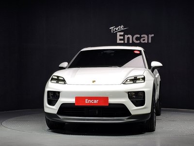 2025 Porsche MACAN — фото 2