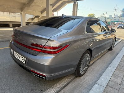 2020 Genesis G90 — фото 2