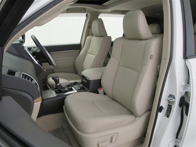 TOYOTA LAND CRUISER PRADO - 8