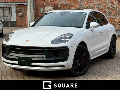 PORSCHE MACAN - 1