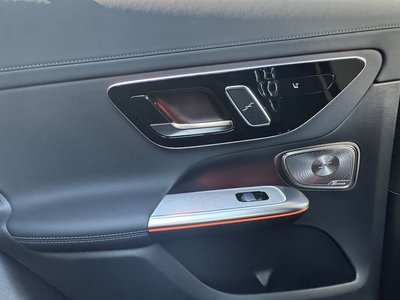 2025 Mercedes-BENZ GLC — миниатюра 36