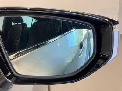 2022 Lexus IS — миниатюра 25