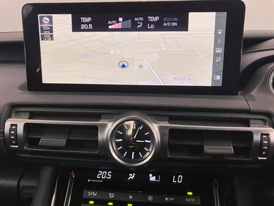 2022 Lexus IS — миниатюра 38