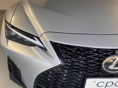 2022 Lexus IS photo 6