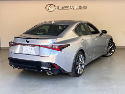 2022 Lexus IS photo 7
