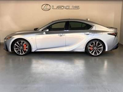2022 Lexus IS photo 9