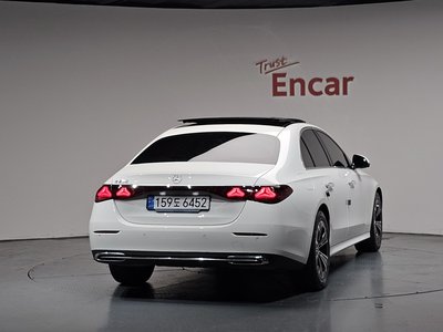 MERCEDES-BENZ E-CLASS - 3