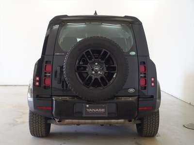 LAND ROVER DEFENDER - 3