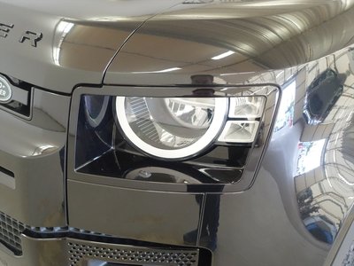 LAND ROVER DEFENDER - 8