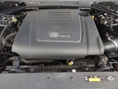 LAND ROVER DEFENDER - 9