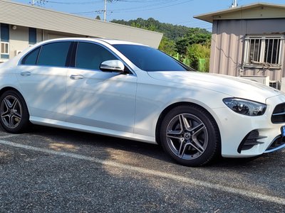 MERCEDES-BENZ E-CLASS - 2