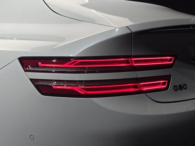 GENESIS G80 (RG3) - 10