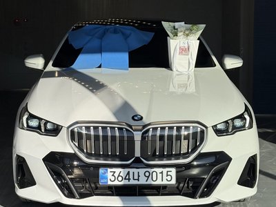 BMW 5 SERIES - 1