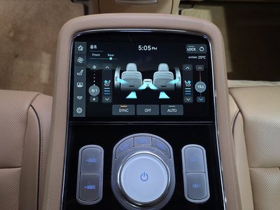 صورة مصغرة 40 لـ 2022 Genesis G90 (RS4)