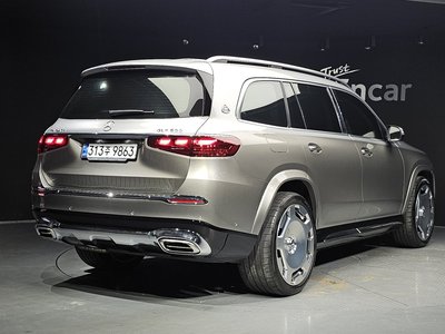 2021 Mercedes-BENZ GLS — фото 4