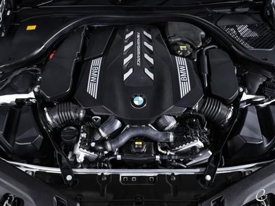 BMW 8 SERIES - 8