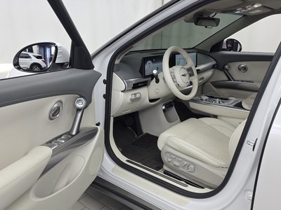 2022 Genesis GV60 — миниатюра 13