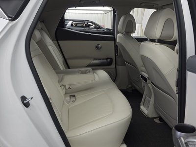 2022 Genesis GV60 — миниатюра 18