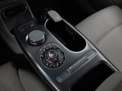 2022 Genesis GV60 — миниатюра 12