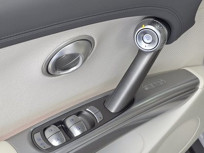 2022 Genesis GV60 — миниатюра 29