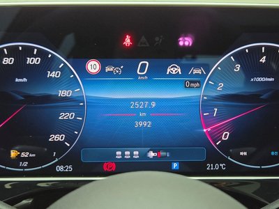 MERCEDES-BENZ E-CLASS - 8