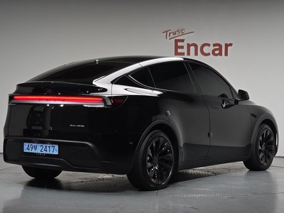TESLA MODEL Y - 2