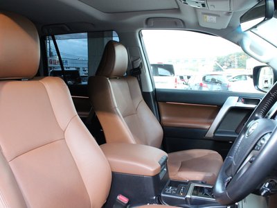 TOYOTA LAND CRUISER PRADO - 8