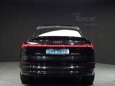 AUDI E-TRON - 4