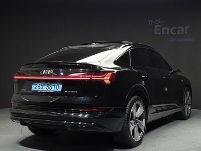 AUDI E-TRON - 3