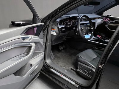 AUDI E-TRON - 10