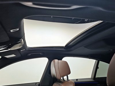 2022 BMW 5 SERIES — миниатюра 25