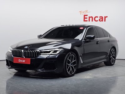2022 BMW 5 SERIES 照片 1