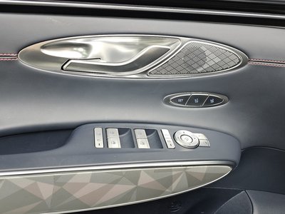 صورة مصغرة 16 لـ 2022 Genesis GV70