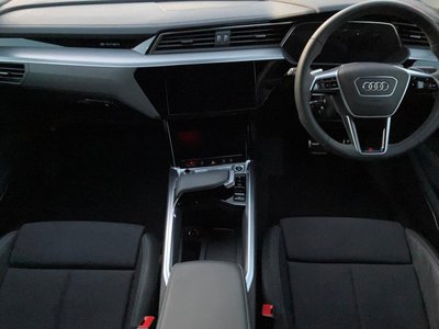 AUDI Q8 SPORTBACK E-TRON - 8