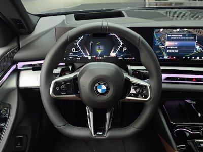 2025 BMW 5 SERIES thumbnail 15