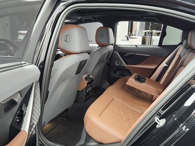 2025 BMW 5 SERIES thumbnail 11