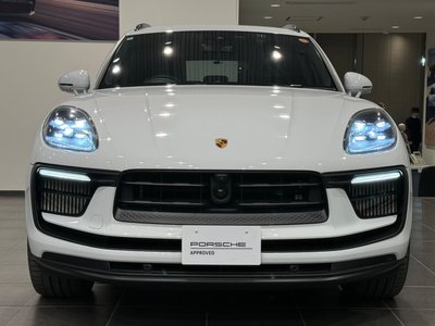 PORSCHE MACAN - 4