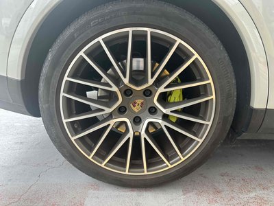 2020 Porsche CAYENNE — миниатюра 17