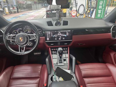 صورة 10 لـ 2020 Porsche CAYENNE