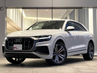 AUDI Q8 - 2