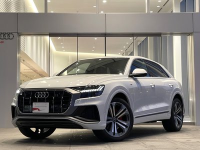 AUDI Q8 - 5