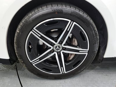 MERCEDES-BENZ EQE - 6