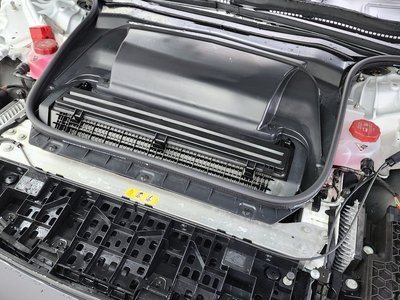 MERCEDES-BENZ EQE - 7