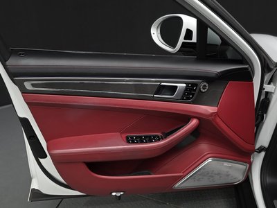 صورة مصغرة 14 لـ 2018 Porsche PANAMERA