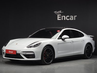 2018 Porsche PANAMERA photo 1