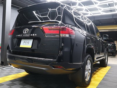 TOYOTA LAND CRUISER 300 - 9