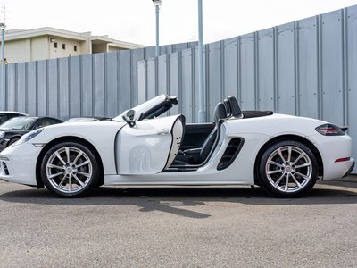 صورة مصغرة 32 لـ 2017 Porsche 718