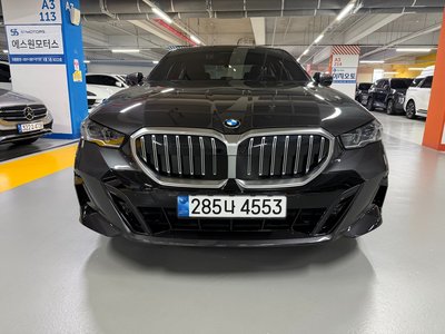 BMW 5 SERIES - 1