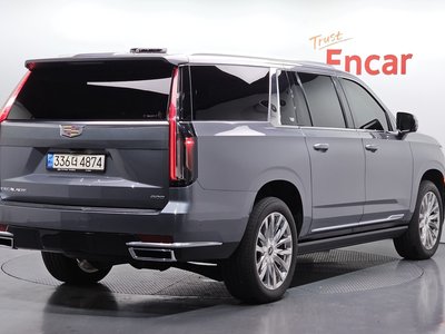 2022 Cadillac ESCALADE 5TH GENERATION photo 3